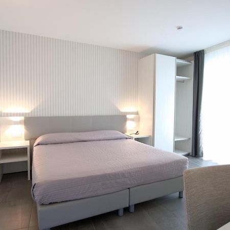 Hotel Paris لينانو سابيادورو المظهر الخارجي الصورة