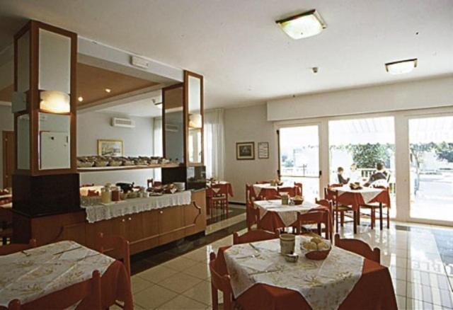 Hotel Paris لينانو سابيادورو المظهر الخارجي الصورة
