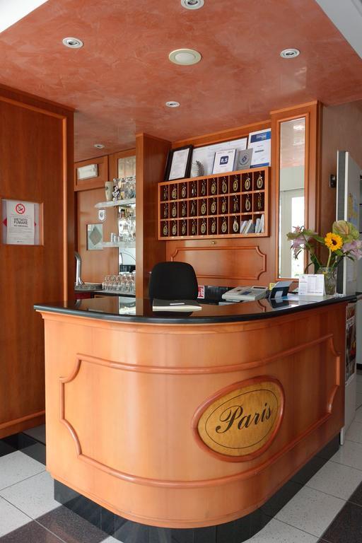 Hotel Paris لينانو سابيادورو المظهر الخارجي الصورة