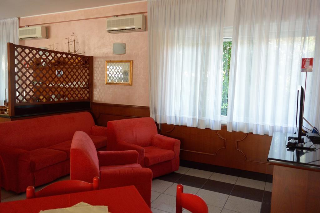 Hotel Paris لينانو سابيادورو المظهر الخارجي الصورة