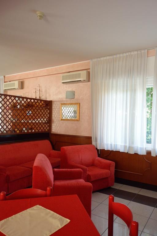 Hotel Paris لينانو سابيادورو المظهر الخارجي الصورة